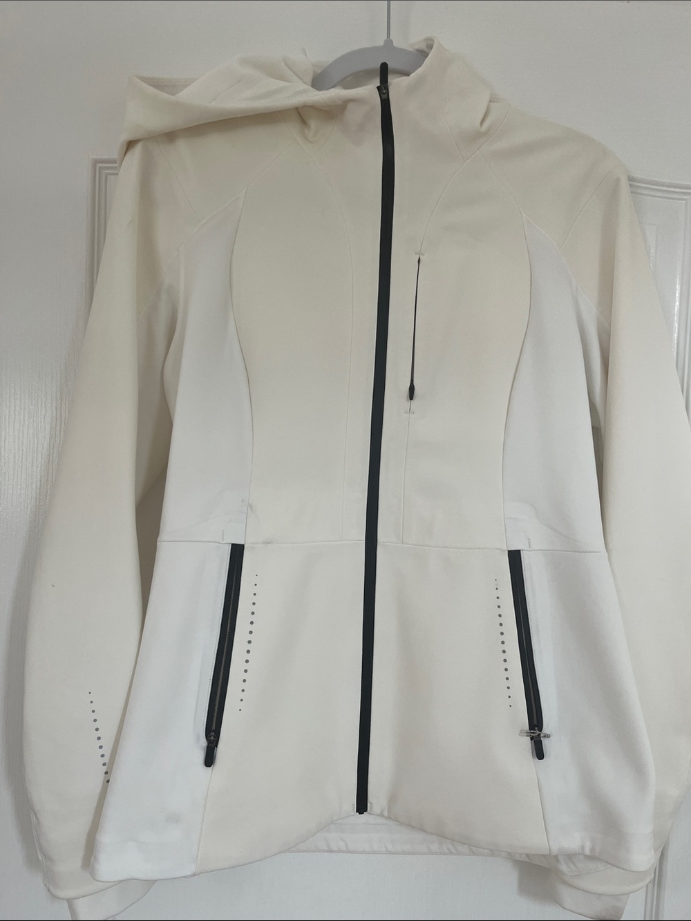 Lululemon hooded rain jacket / windbreaker